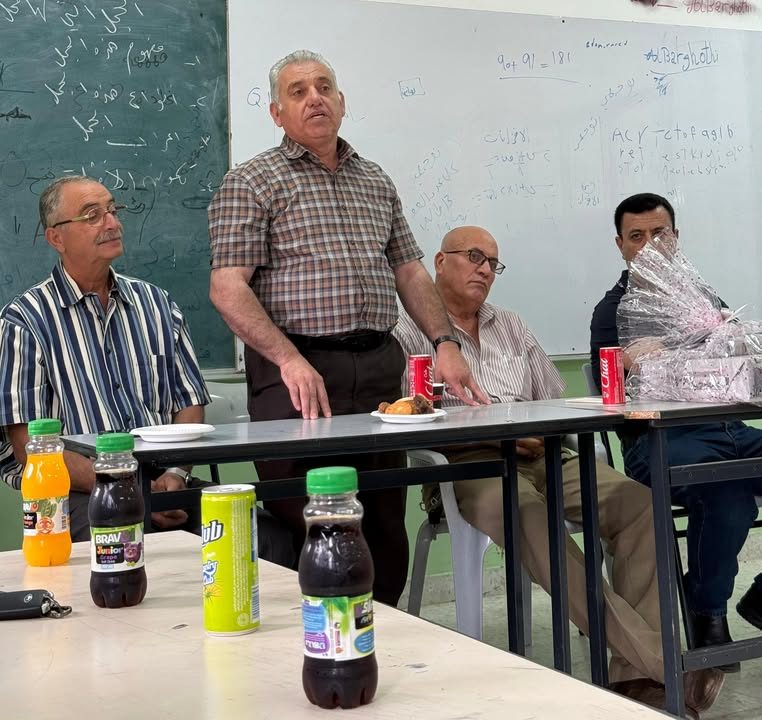 بلدية كوبر ومؤسسات وفعاليات بلدة كوبر تشكر الأستاذ خضر عرار وتكرمه لوصوله سن التقاعد بعد 29 عام من العطاء في… – صورة 2