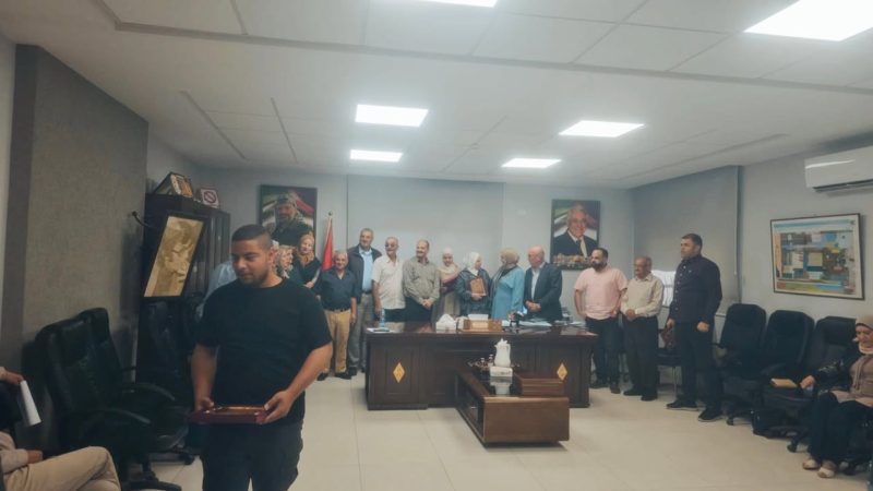 بلدية كوبر تكرم المعلمين المتقاعدين – صورة 3