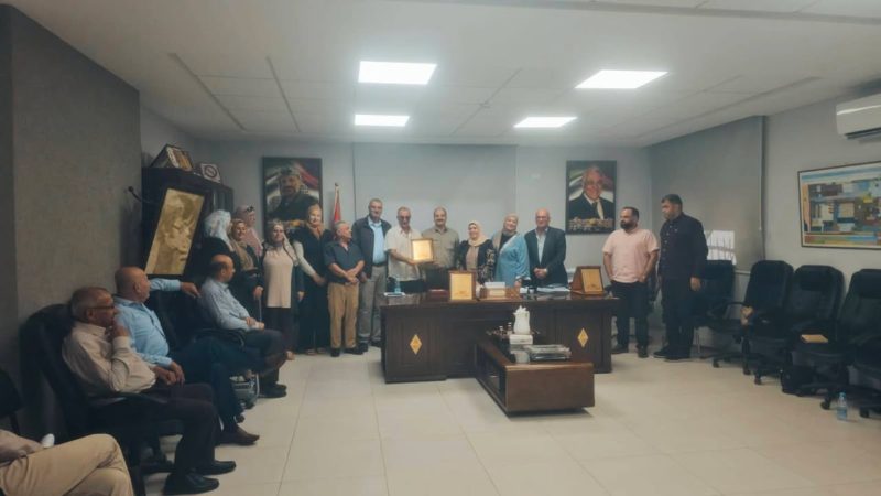 بلدية كوبر تكرم المعلمين المتقاعدين – صورة 12