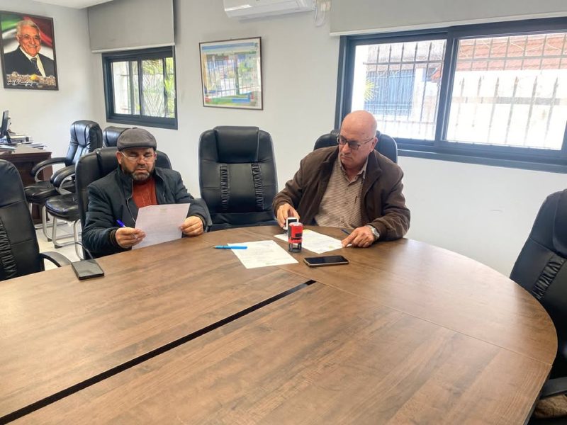 في اطار تكثيف الجهود من أجل انهاء مشروع الدخلات الخاصة القائمة تم توقيع عقد مباشرة العمل بين بلدية كوبر وشركة…